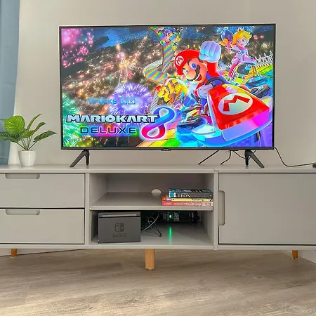 Modern + Stylish For 5: Garden + Kitchen + Parking シュヴァーバッハ