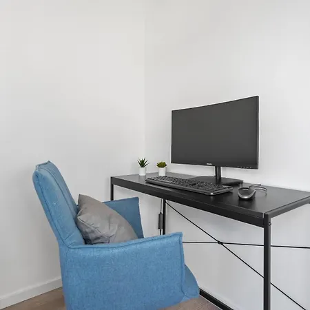 Modern + Stylish For 5: Garden + Kitchen + Parking Schwabach