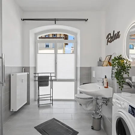 Modern + Stylish For 5: Garden + Kitchen + Parking Schwabach